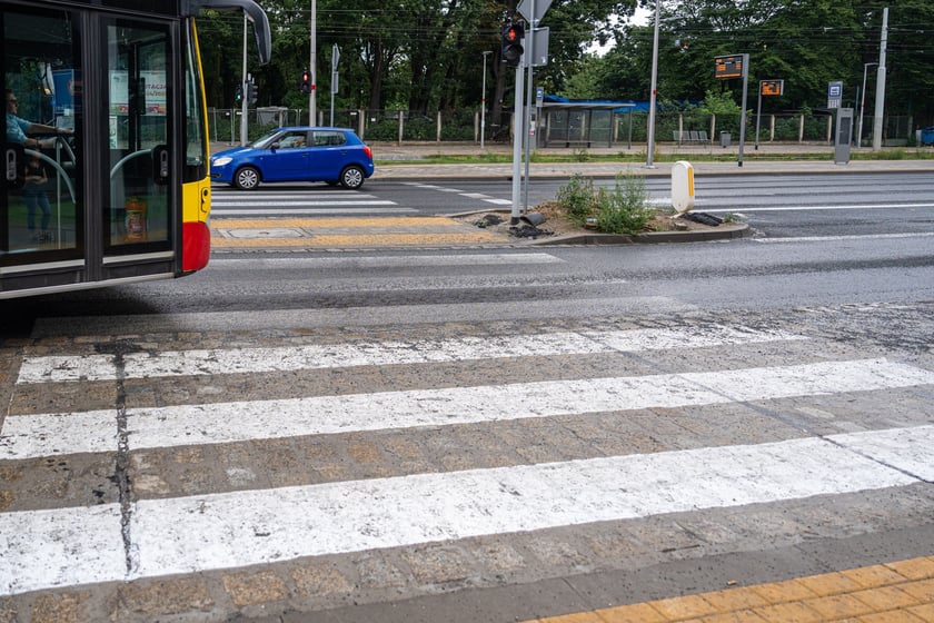 Skrzyżowanie alei Wielkiej Wyspy z ulicą Mickiewicza i aleją Paderewskiego